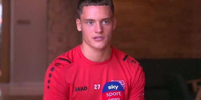 Trzej giganci stają do walki o wielki talent po ciężkiej kontuzji (VIDEO)